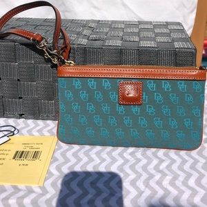 Dooney & Bourke turquoise wristlet